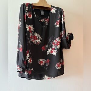 Chelsea & Theodore Black and Red Silky Tulip Front L/S Floral Blouse XL